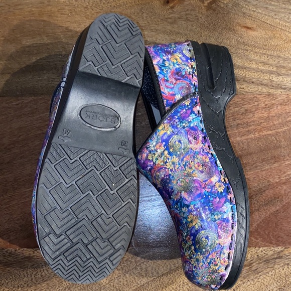 BJORK Woman’s Floral Clogs - Picture 3 of 3